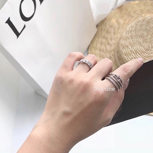 Multi-layered Zirconia Stones Gorgeous Ring - Picture 2 of 5